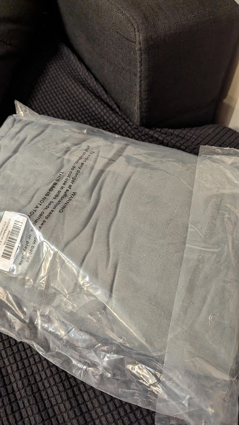 [For Oct 30] Sectional couch + 2 Cushions + 2 couch covers - photo 3
