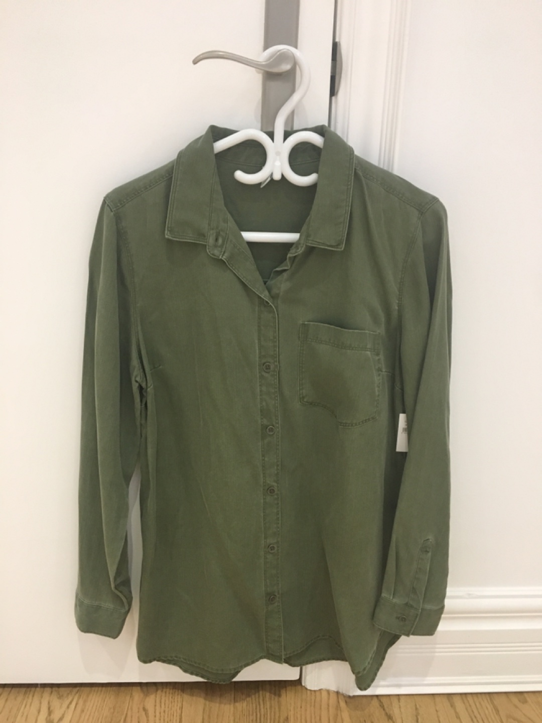 Old Navy 100% Tencell olive green work shirt - WM - tags on thumbnail