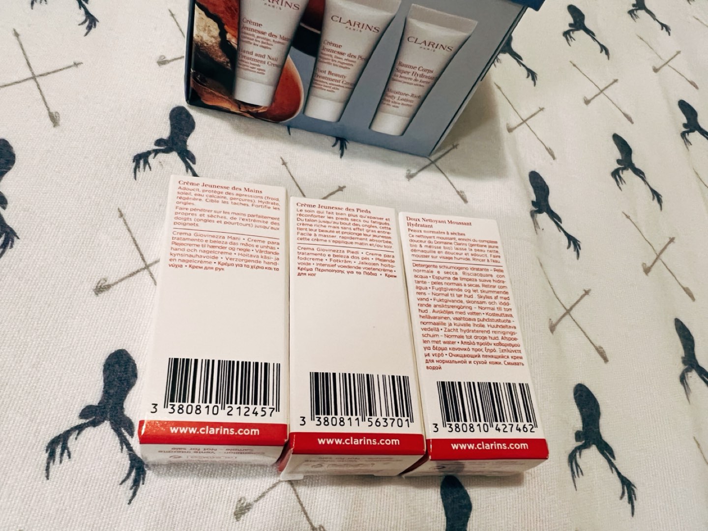 Clarins Expert Corps Hydration travel set Brand New image indicator(2)