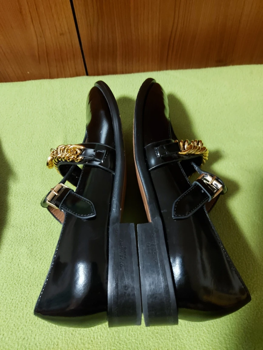 Authentic givenchy shoes image indicator(10)