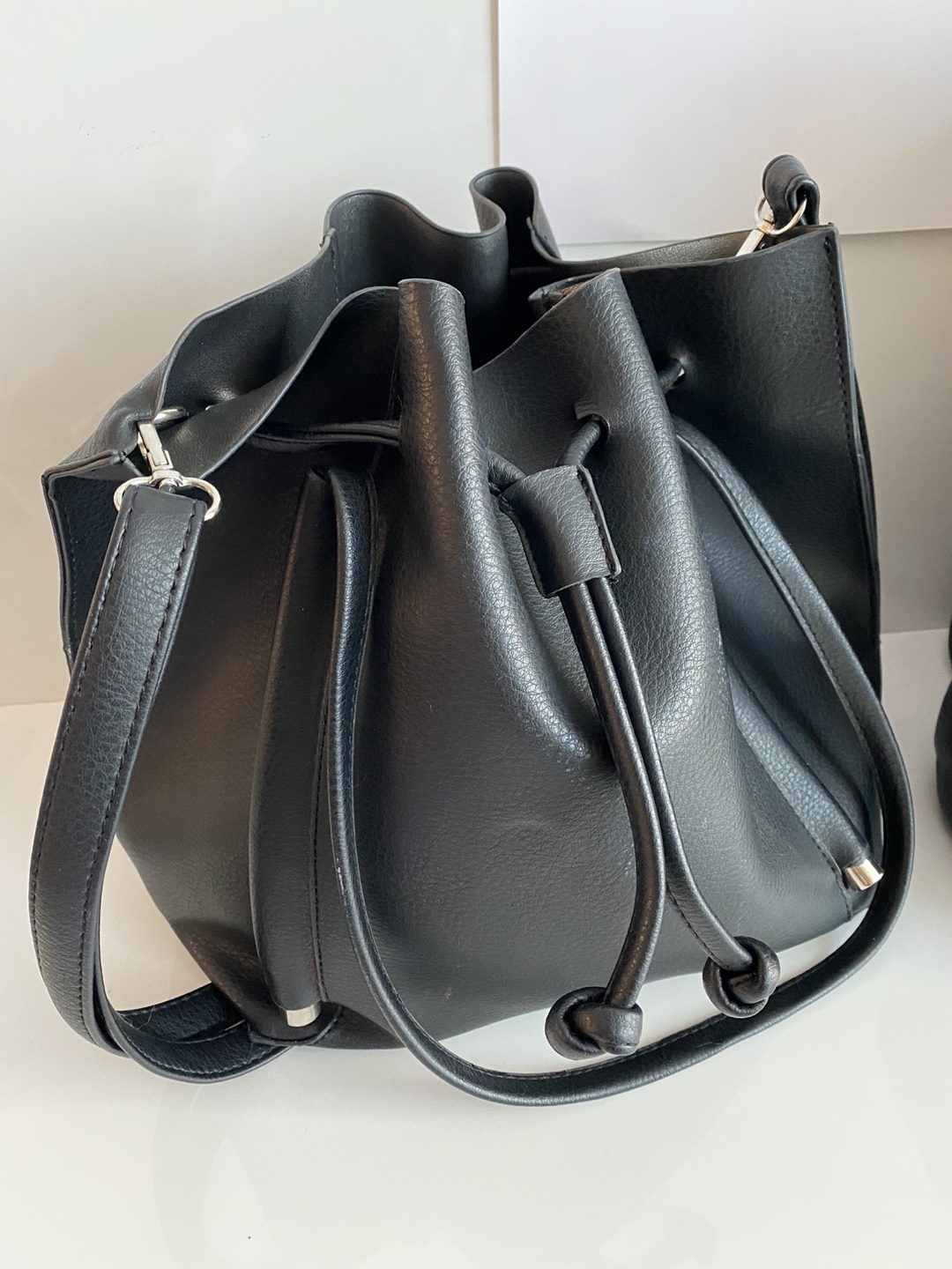 3 leather purses (bucket bag, wristlet and backpack!) thumbnail