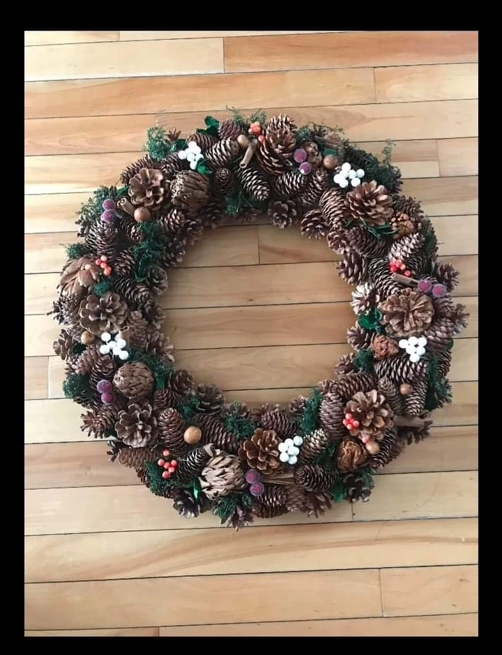 large Christmas wreath thumbnail