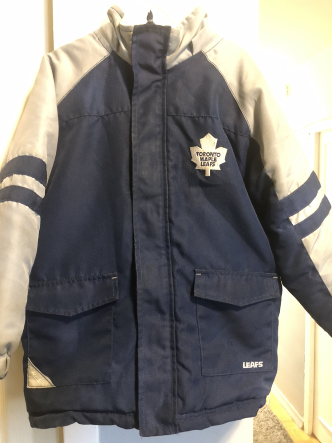 Kids jacket size 6x thumbnail