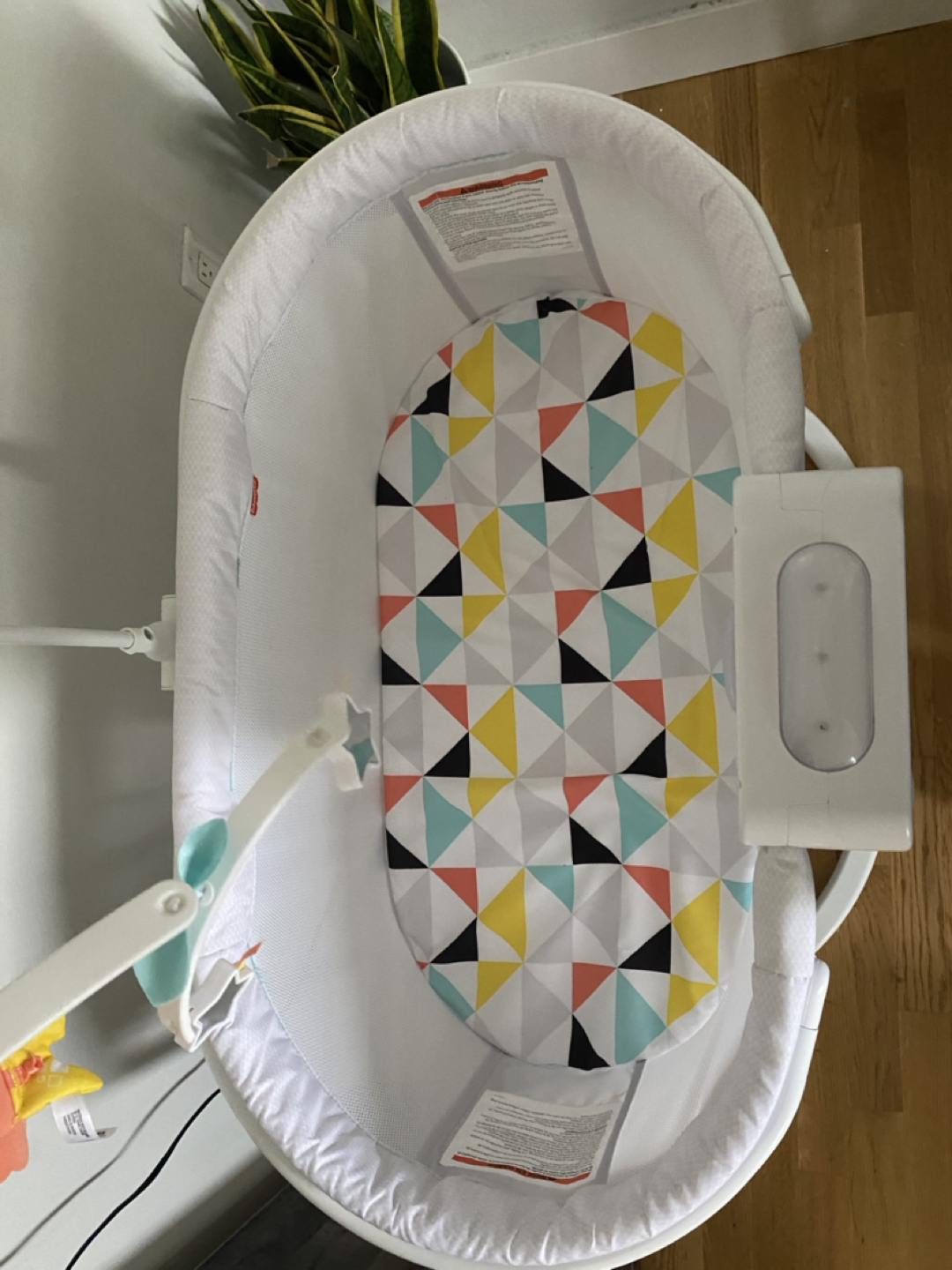 Fisher Price Soothing Motions Bassinet - photo 3