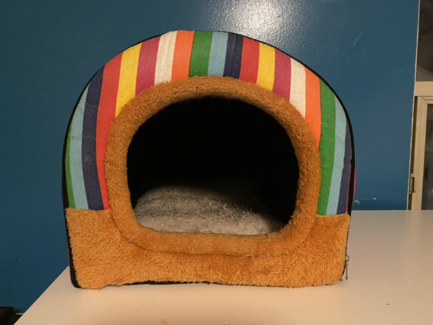 Kinda preloved Cat House & sift bedding insert thumbnail