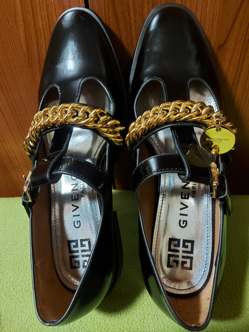 Authentic givenchy shoes image indicator(7)