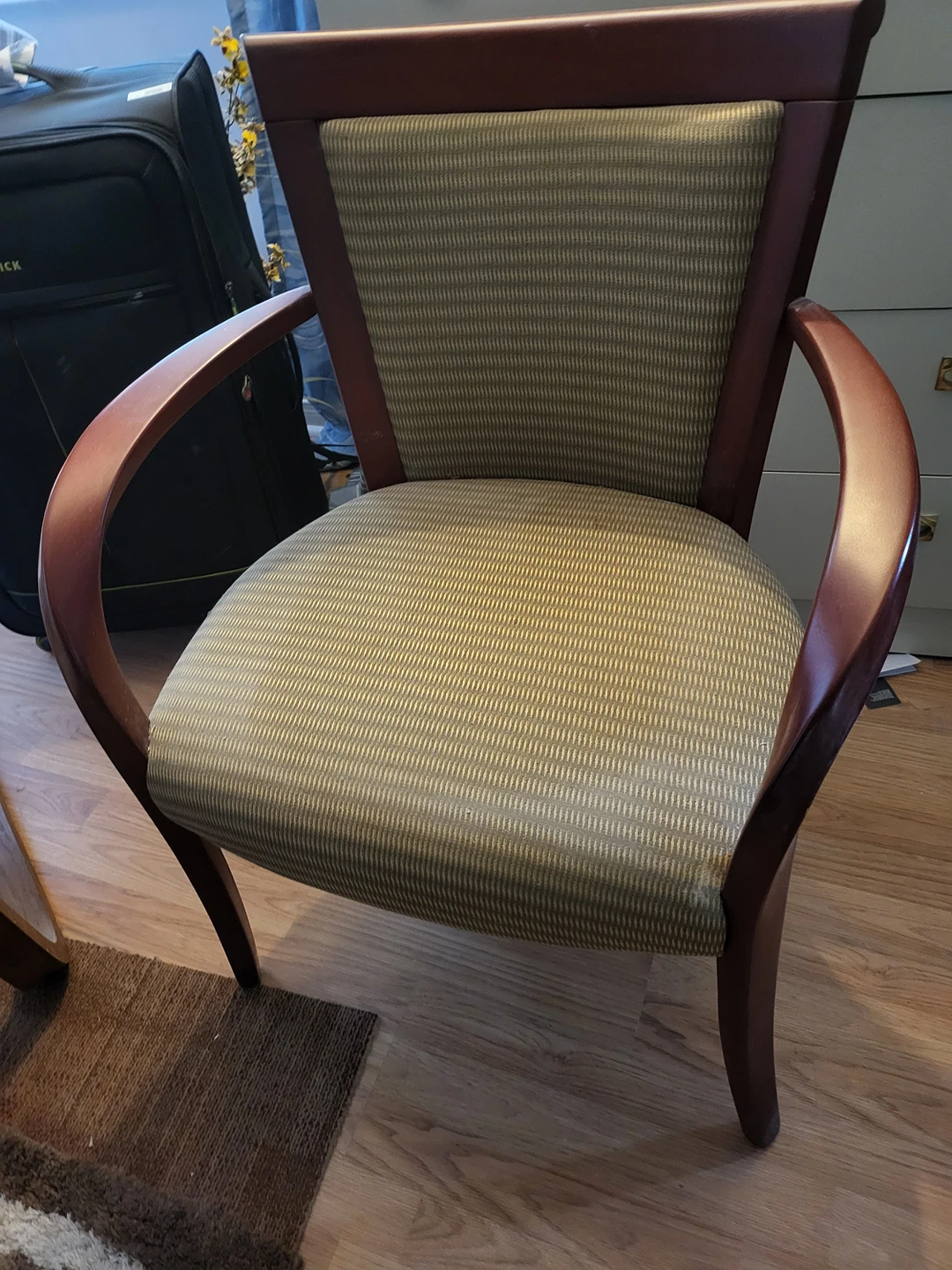 Corner reading chair thumbnail