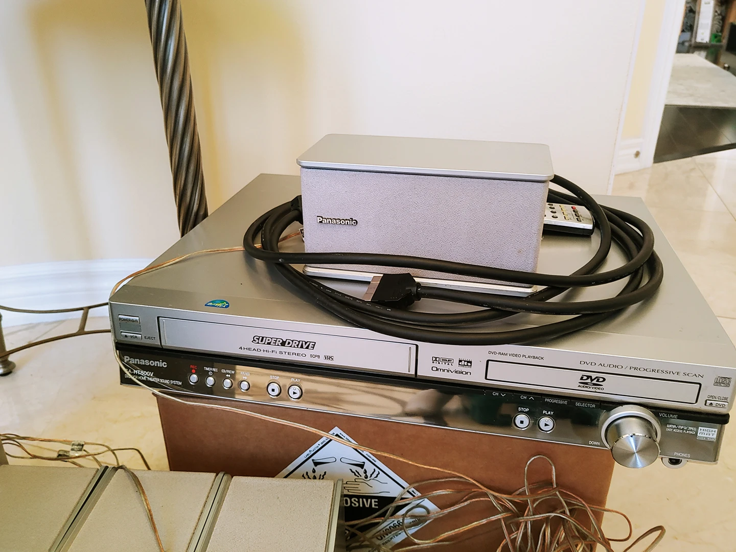 Panasonic 5:1 home theatre with receiver and remote - photo 4