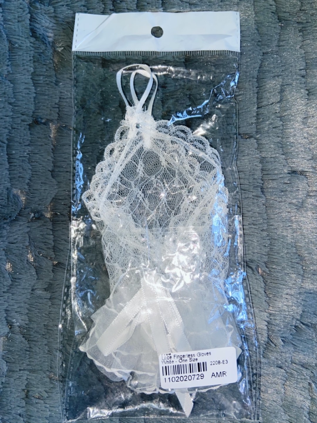 Lace Fingerless Gloves thumbnail