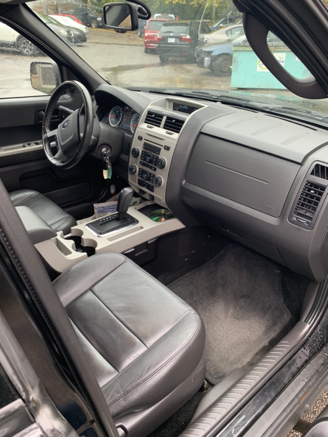 Vehicle - photo 2