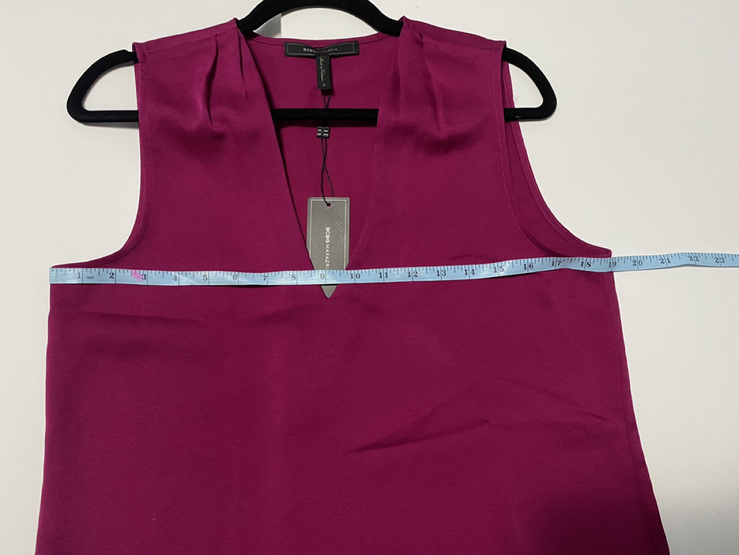 BCBG Maxazria WOMANS SLEEVELESS PULLOVER TOP *SIZE - SMALL thumbnail