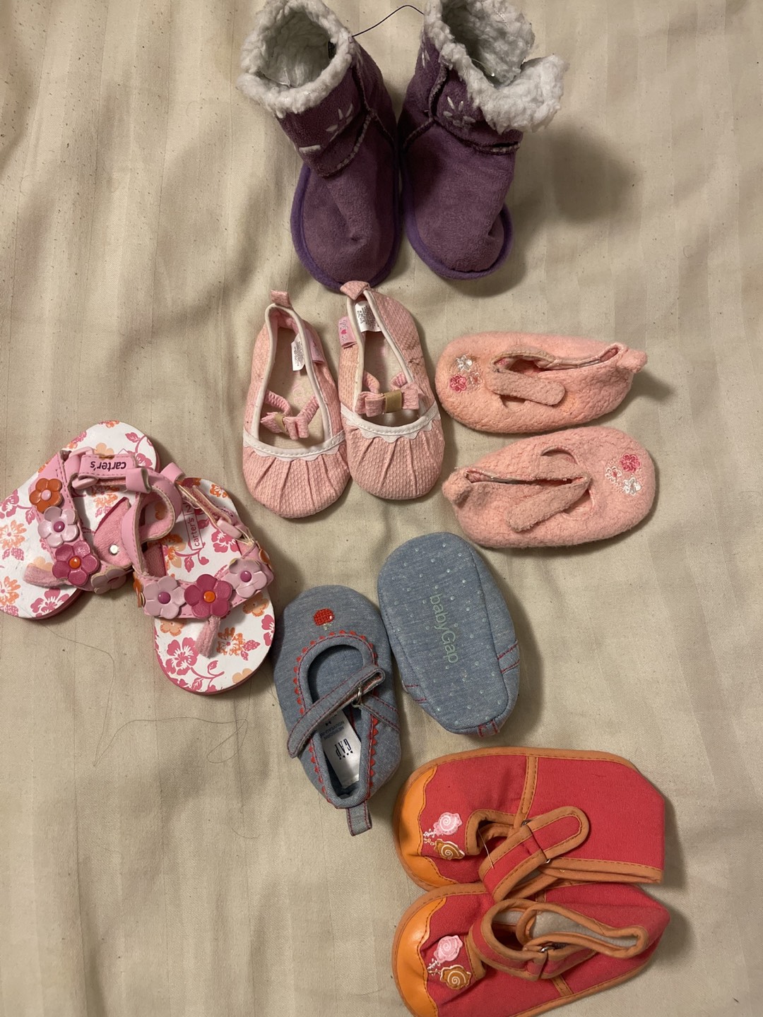 6 pair of baby girl shoes thumbnail