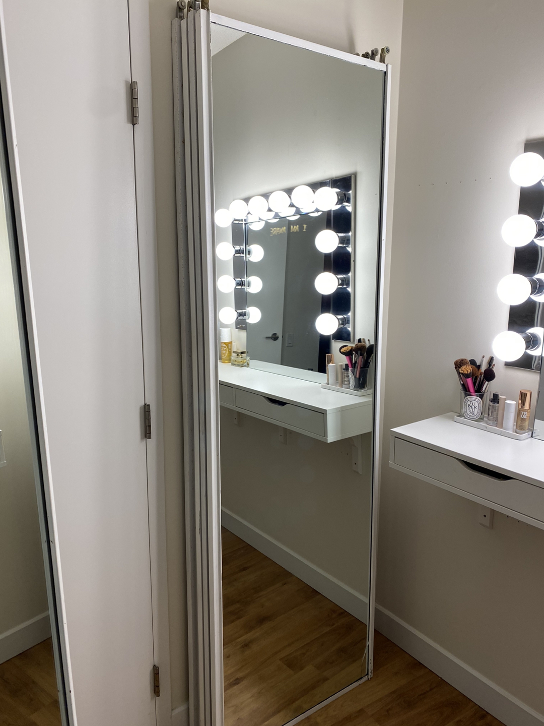 Four 24” x 79” mirror sliding doors with hardware - photo 3