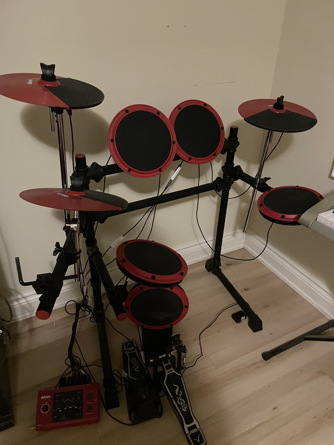 Digital drums, almost brand new, cheap sale $320 thumbnail