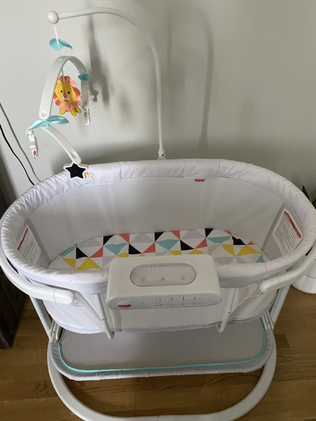 Fisher Price Soothing Motions Bassinet - photo 2