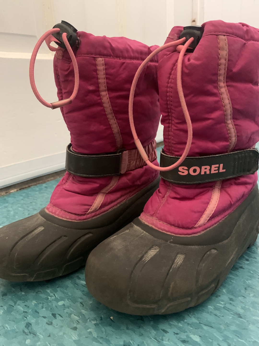 Sorel winter boots thumbnail