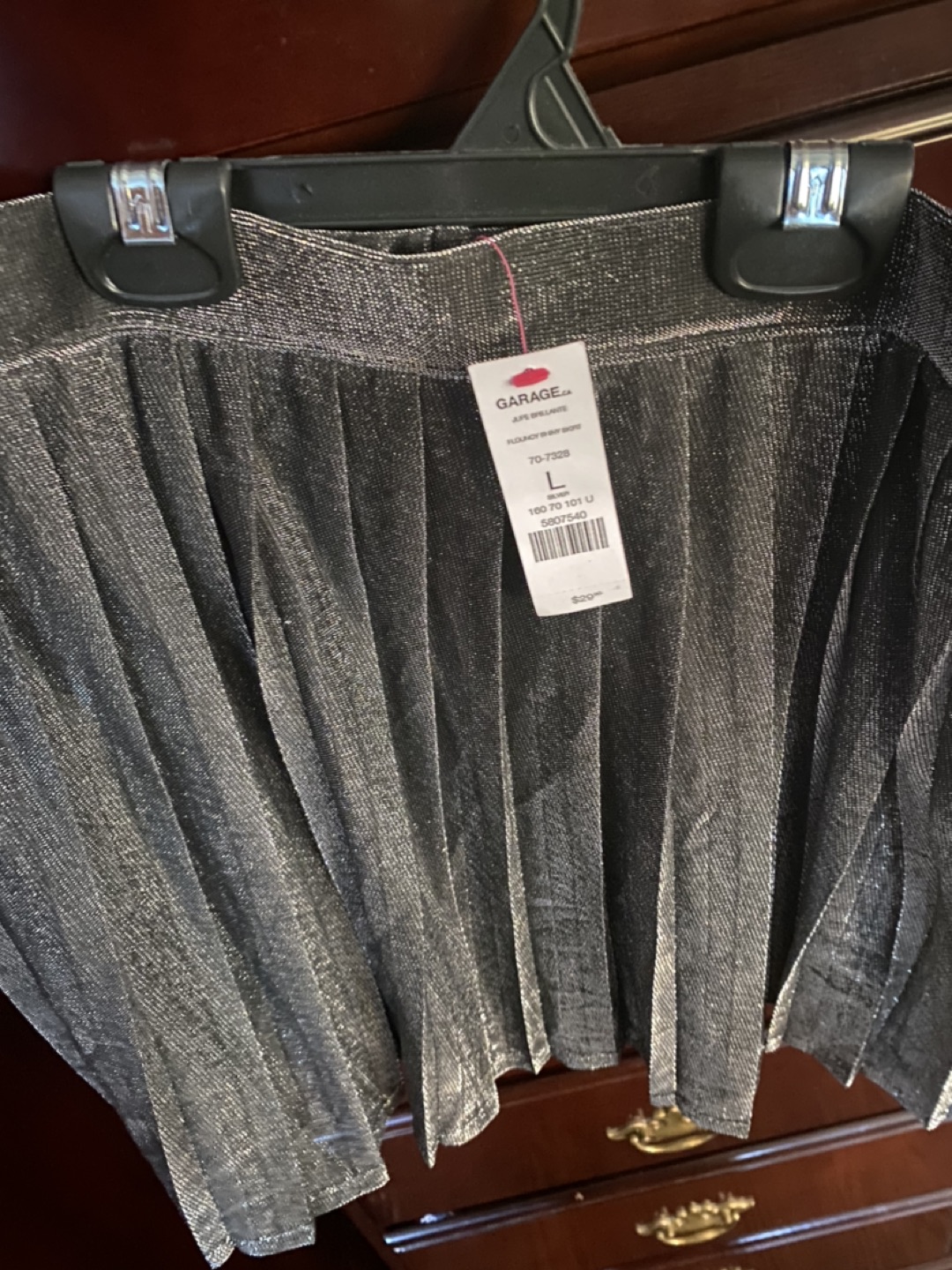 Women’s pleated silver shimmering skirt size L (new) thumbnail