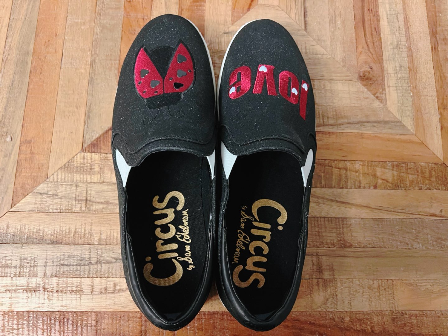 Circus by Sam Eldelman Women Slip on Senaker 7.5M Brand New image indicator(3)