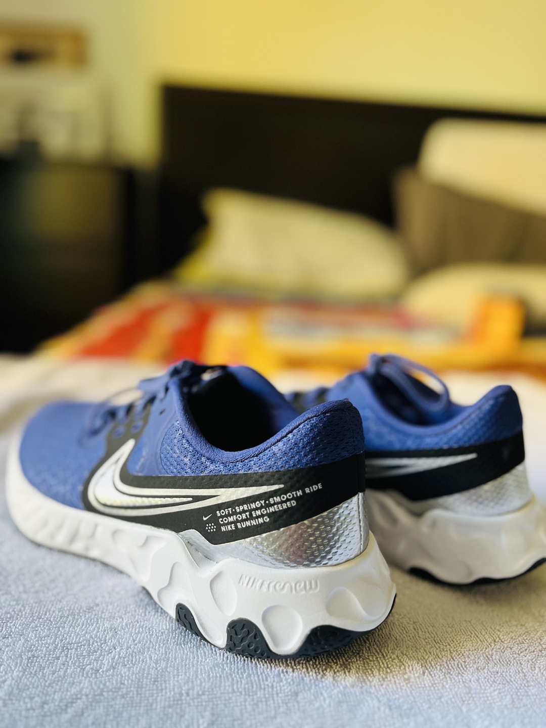 Nike Men US10.5 thumbnail