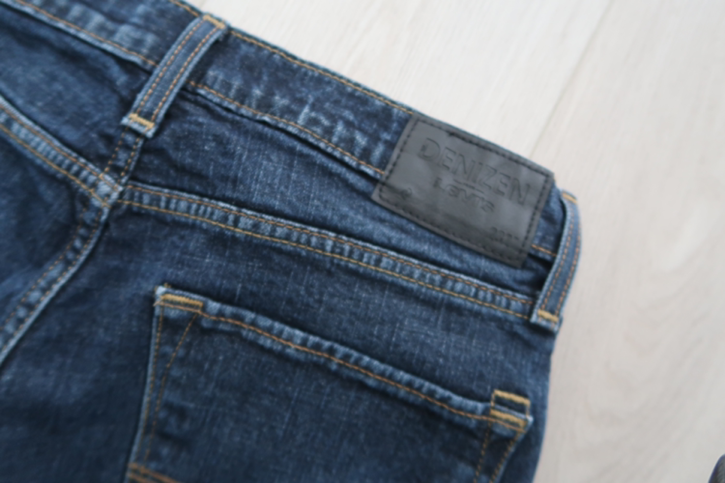 Levi’s Denizen 232 Slim Straight jeans image indicator(3)