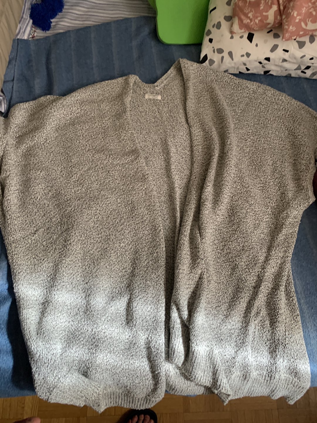 Aritzia Community Iconic Cape XS/S (natural) image indicator(3)