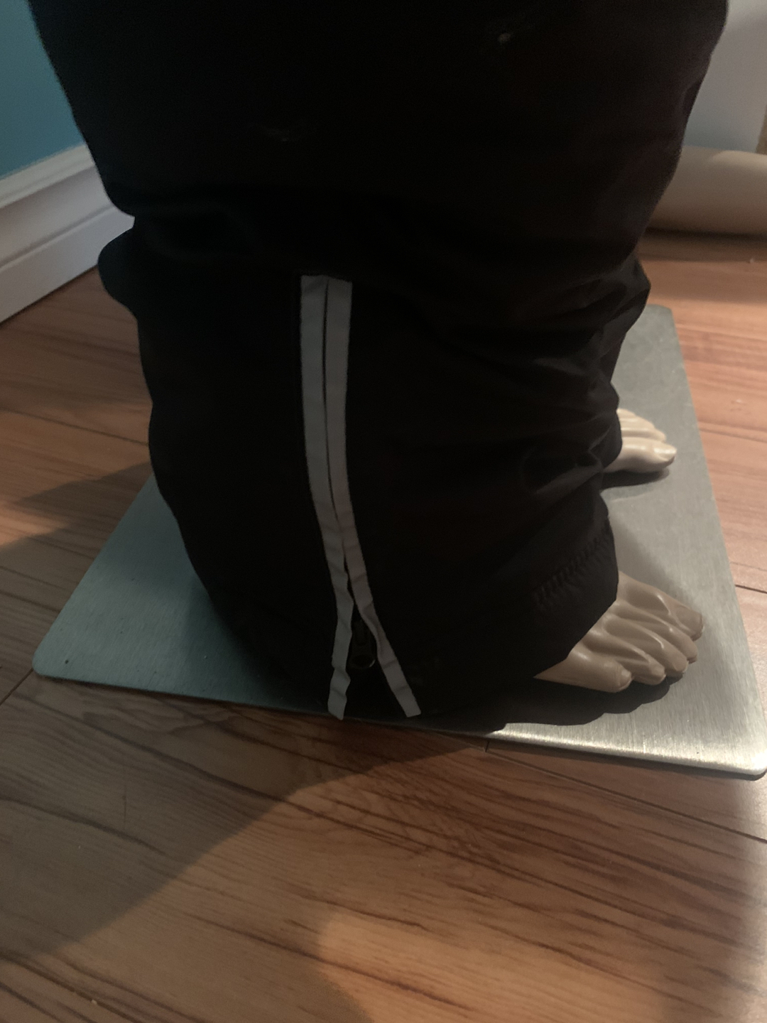 Snow pants with straps image indicator(3)