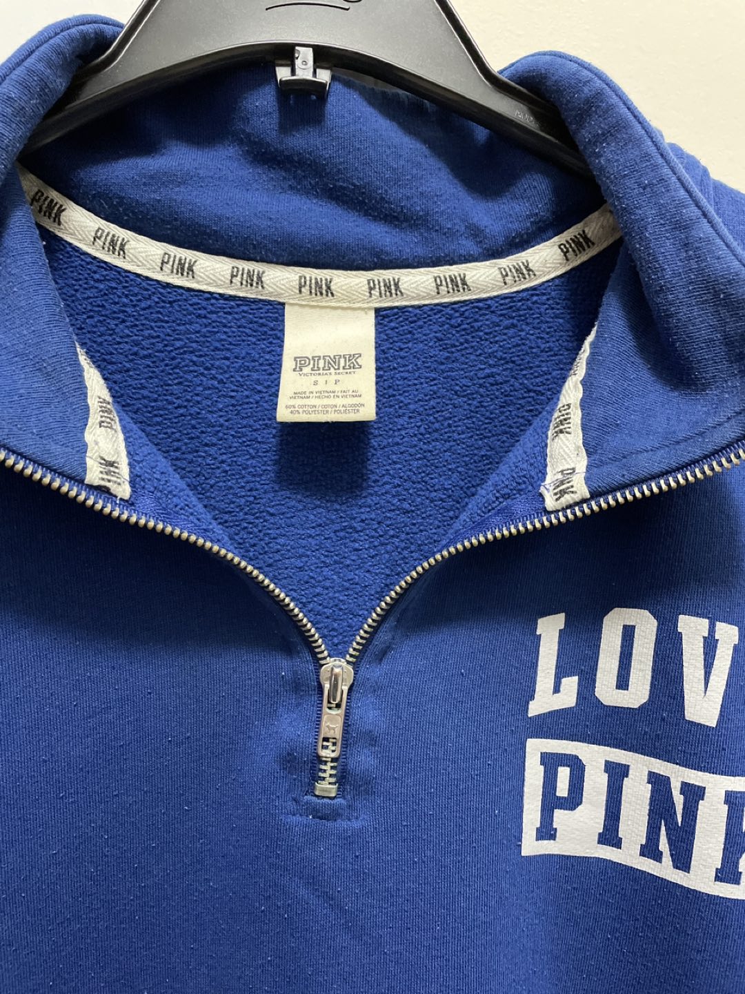 Pink Victoria secret sweater size S in good condition image indicator(2)