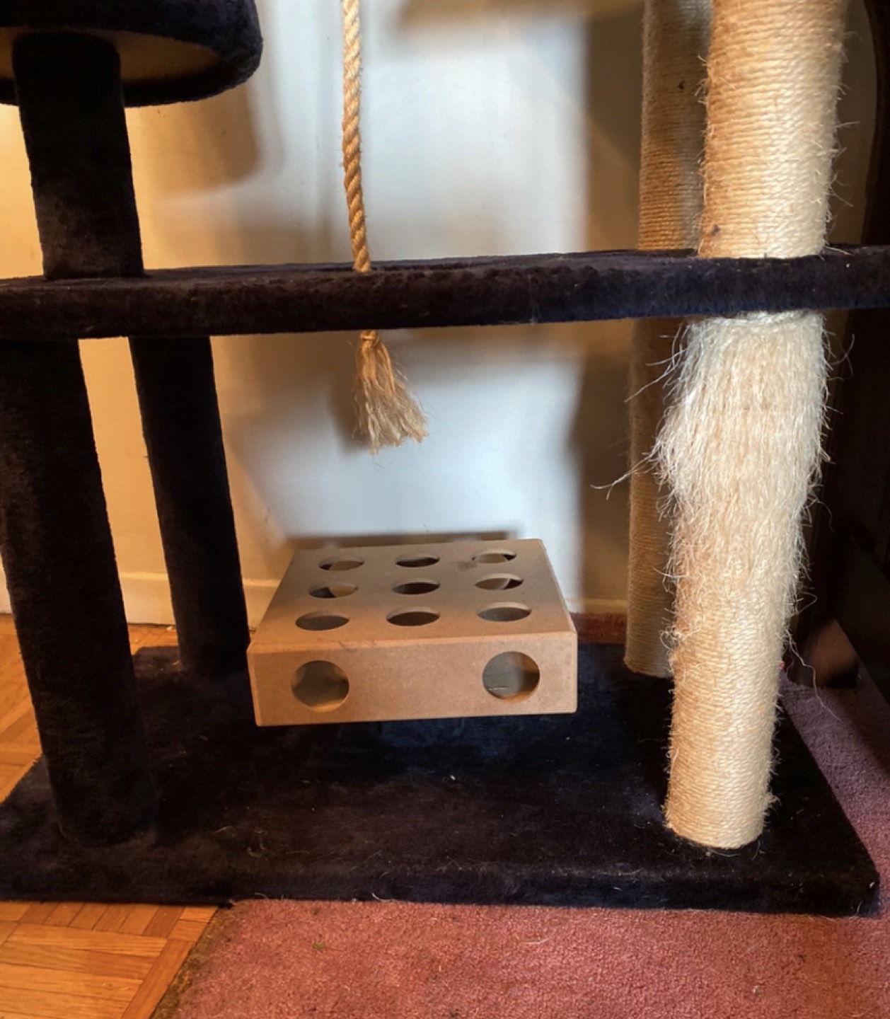 A Big Cat Tree image indicator(4)