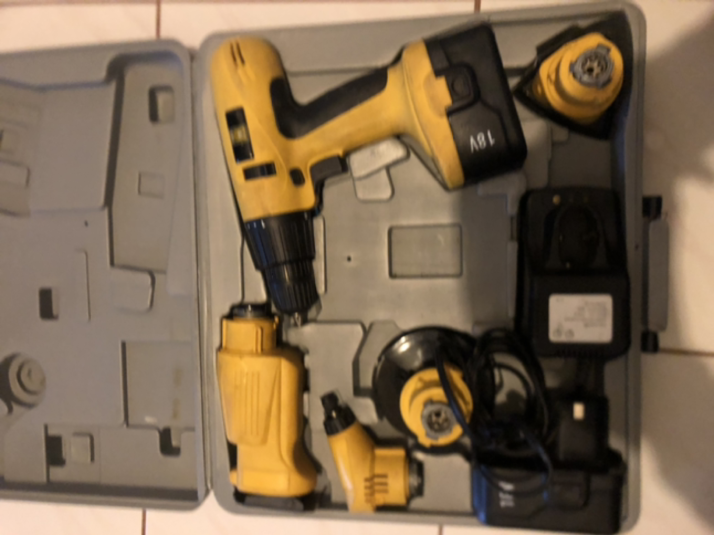 Drill and sanding Kid thumbnail