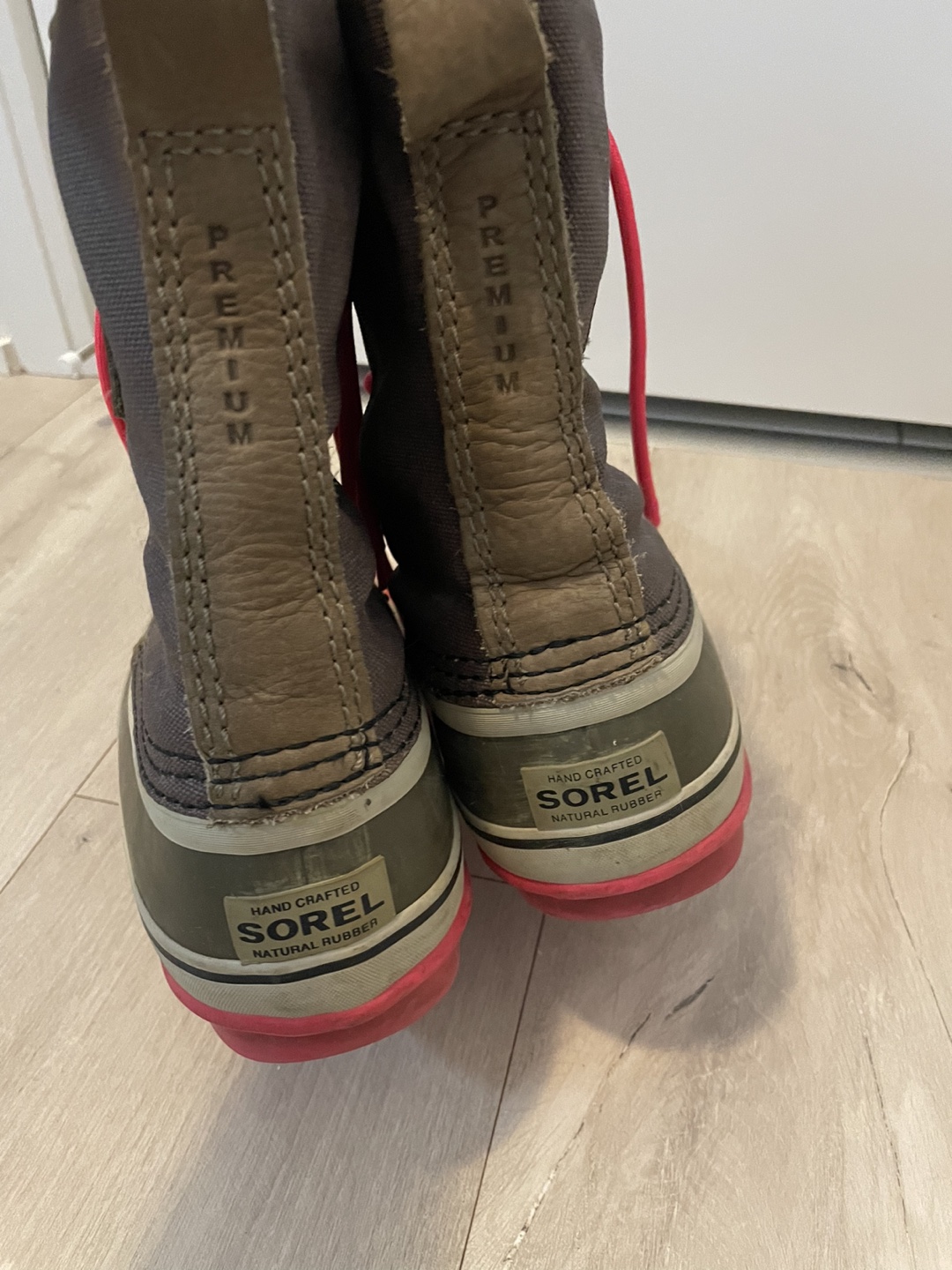 Women’s brown and pink Sorel boots - photo 3