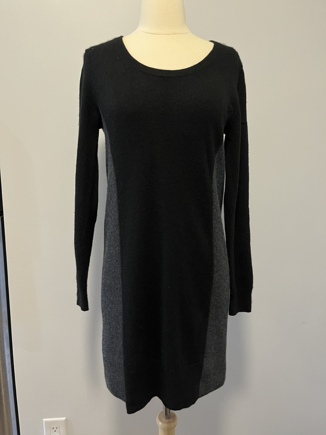Uniqlo 100% Cashmere Dress M
