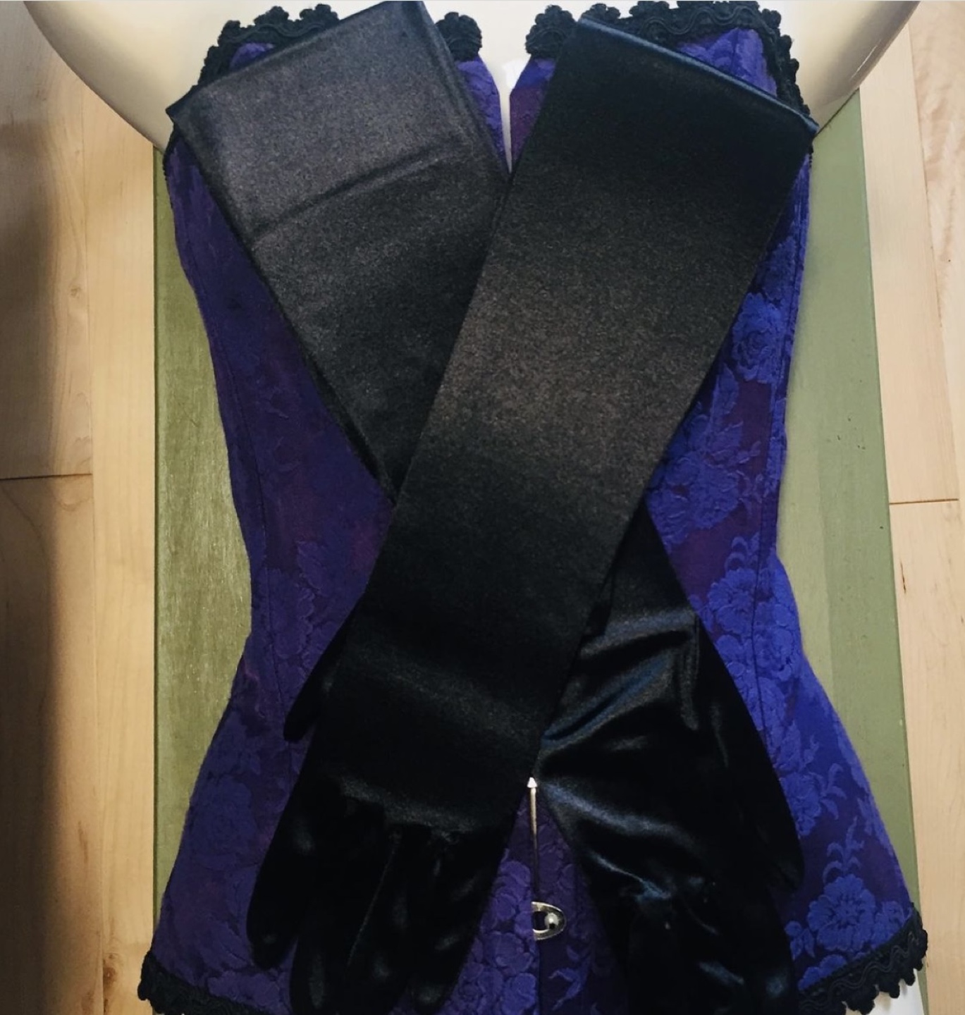 Elegant corset with fish bone wire. - photo 3