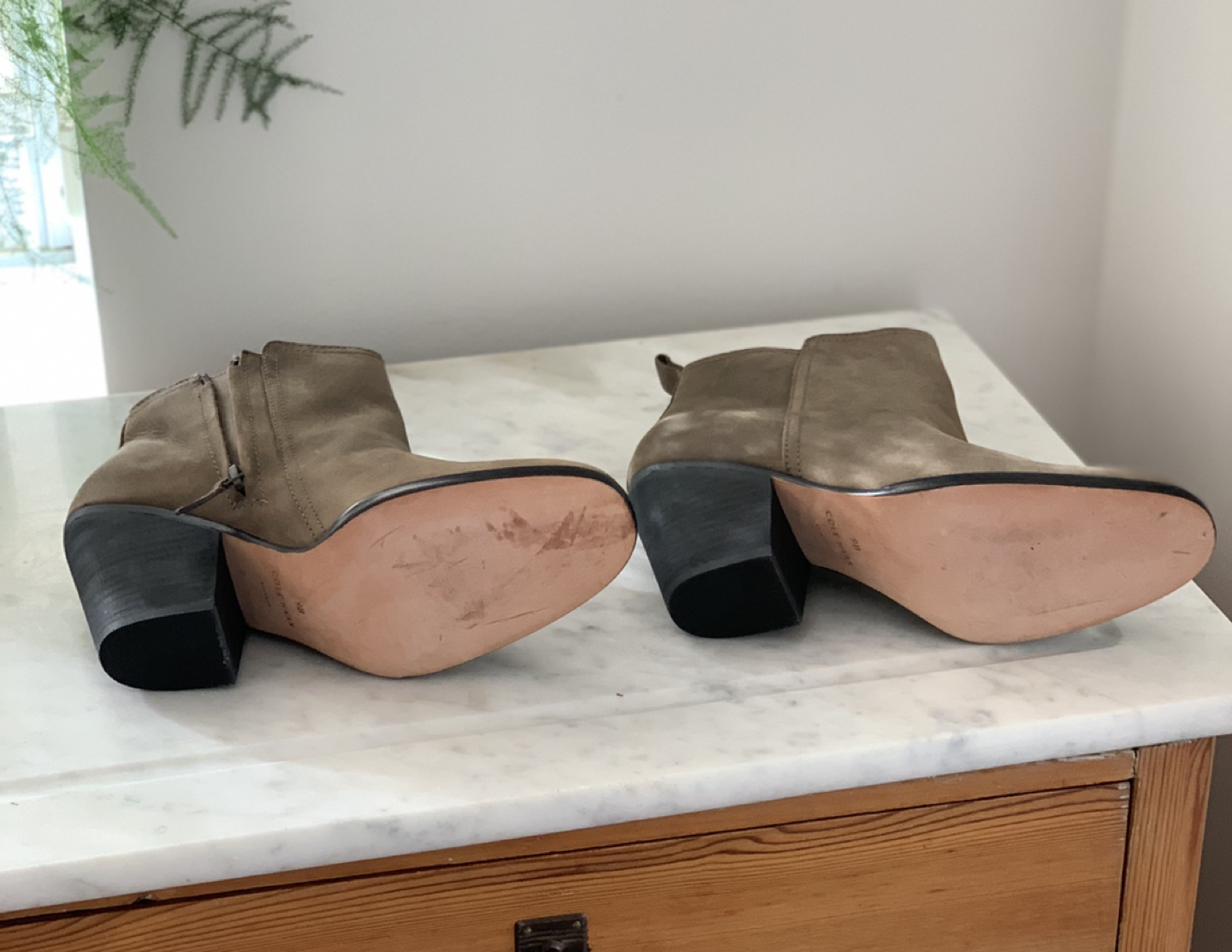 Cole Hann Chesney boots. Near perfect. Size 9B image indicator(2)