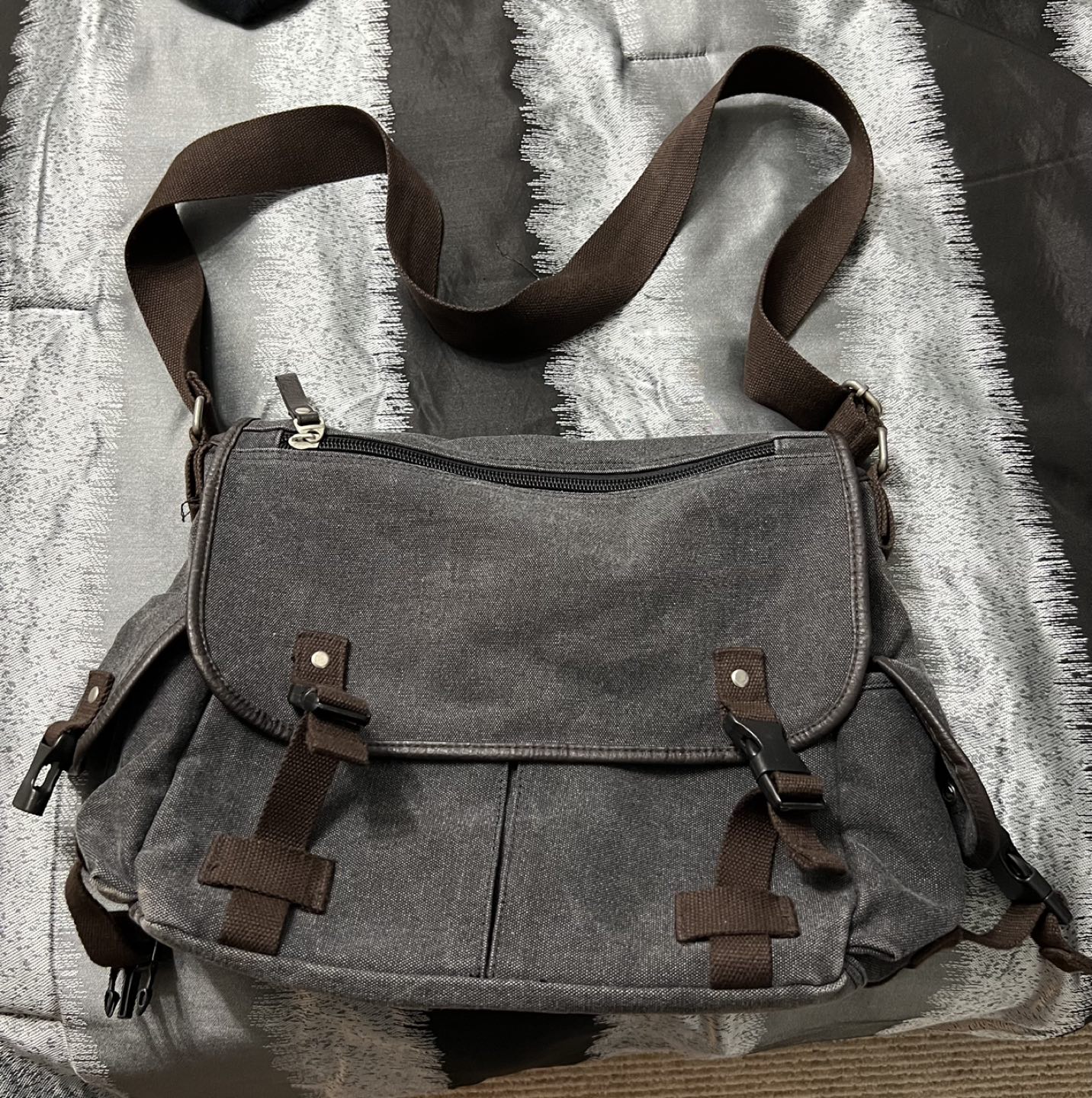 Mens Messenger Bag thumbnail