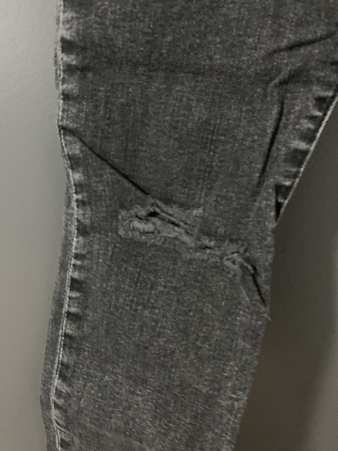 Gap Denim true skinny distressed black wash jeans size 27 - photo 4
