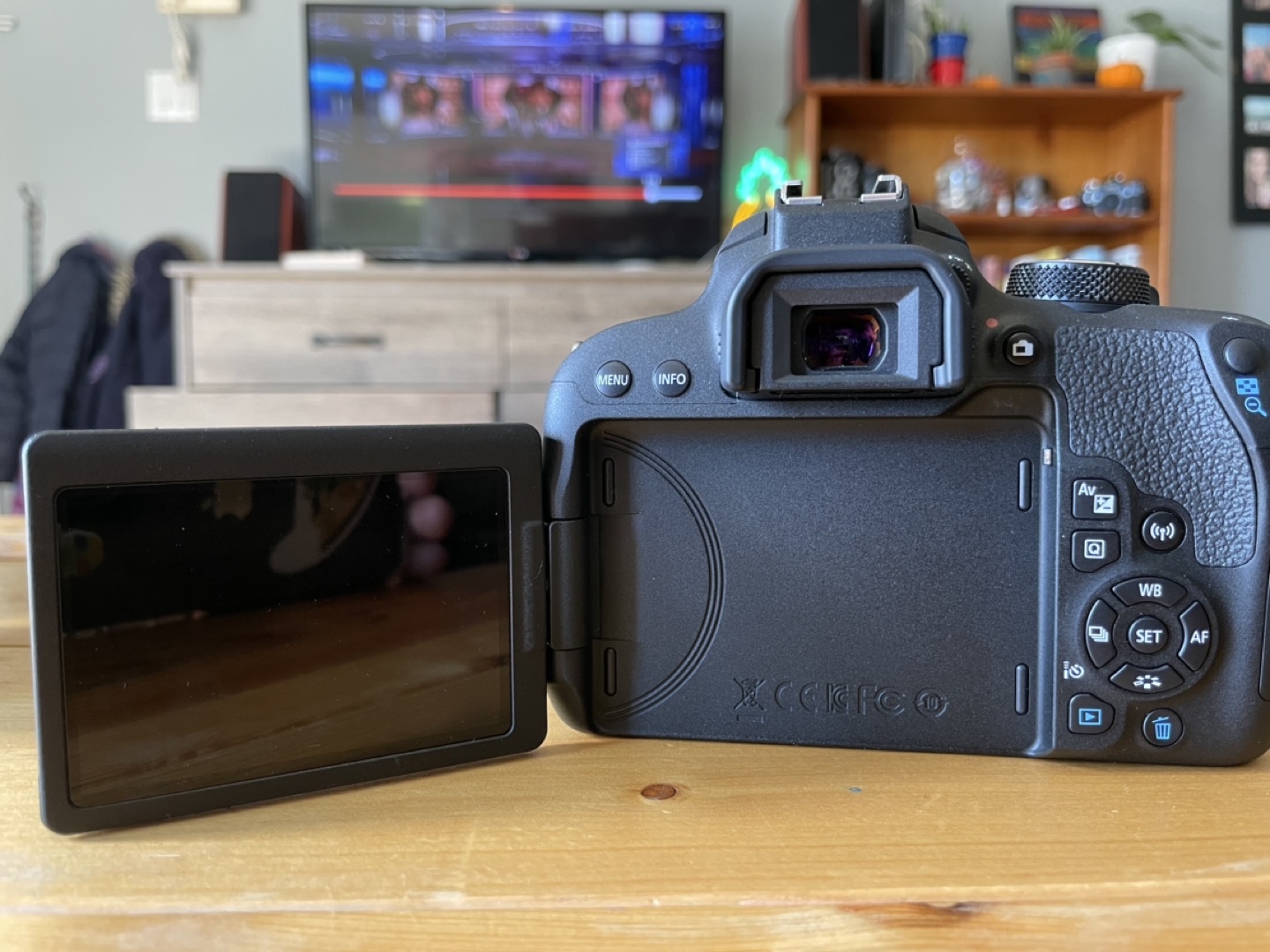 Canon T7 and T7i camera - photo 2