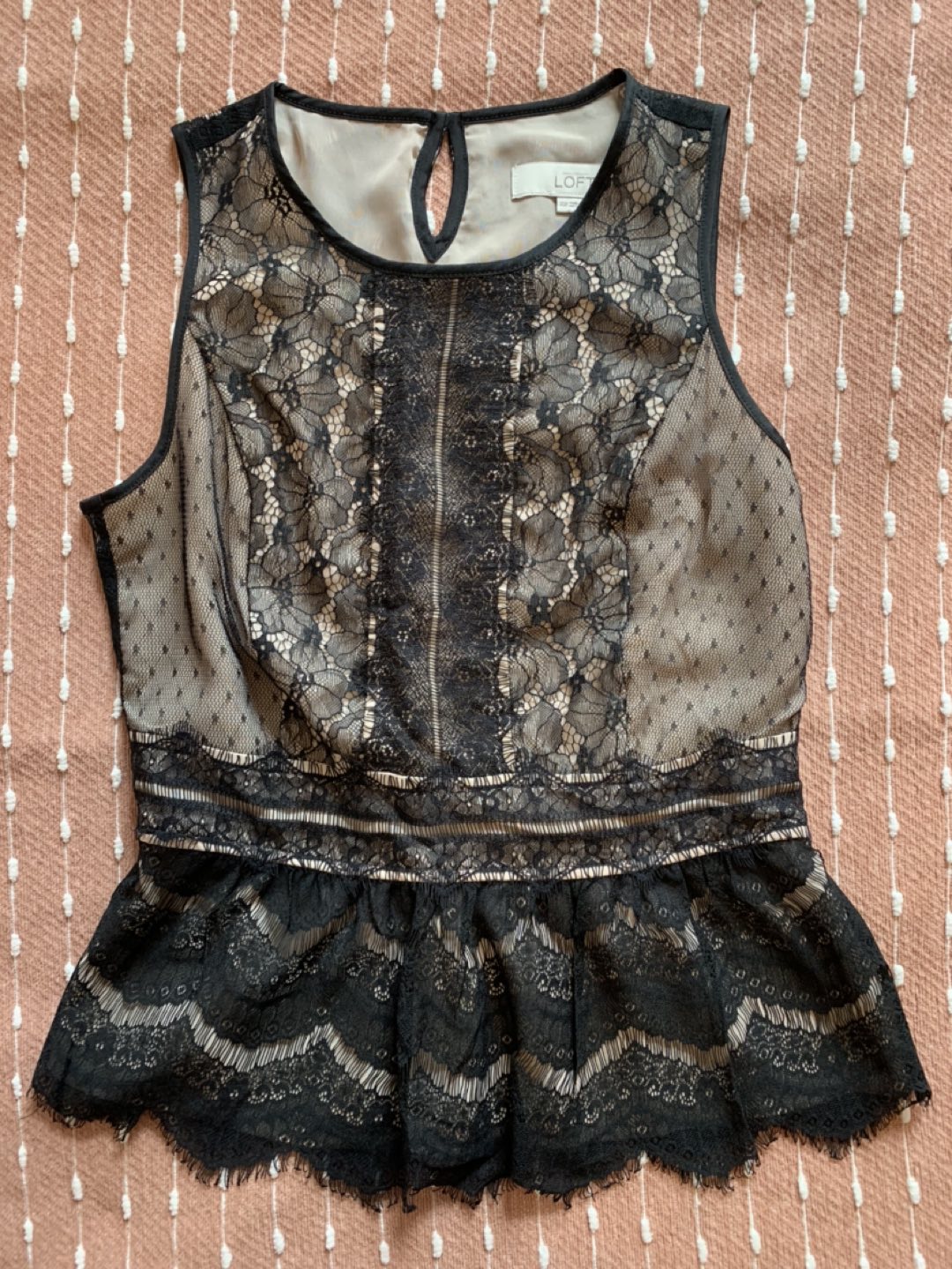 Sleeveless top thumbnail