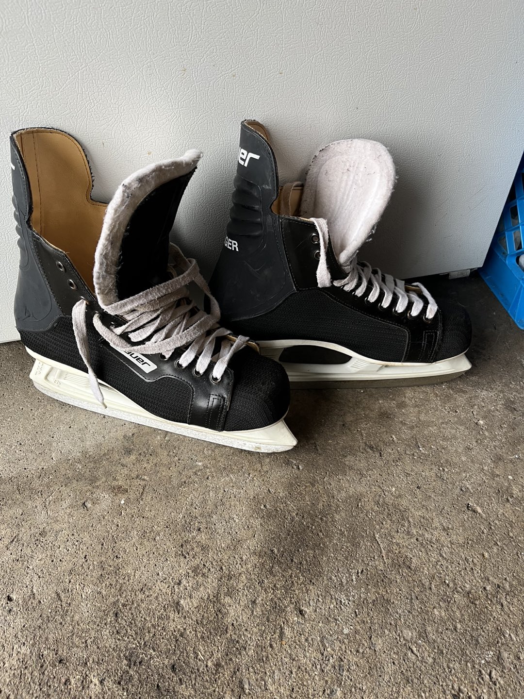 Size 11 Men’s Bauer Skates thumbnail