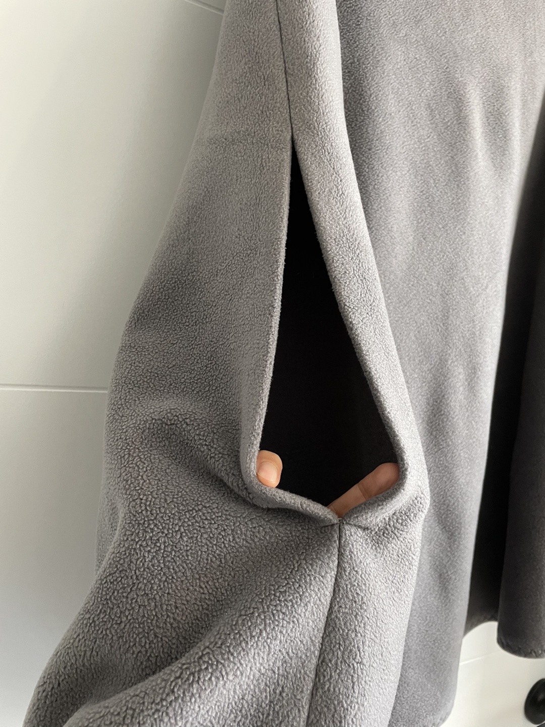 Thick fleece poncho - photo 2