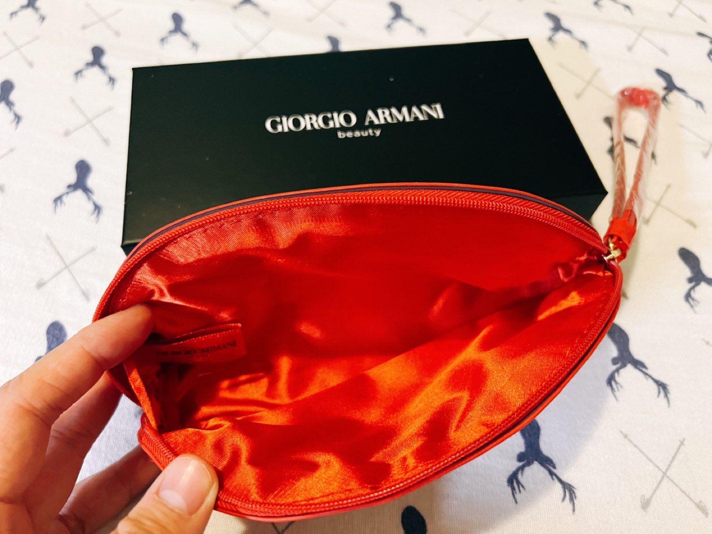Giorgio Armani Beauty Pouch/ Makeup Bag NEW Perfect gift - photo 3