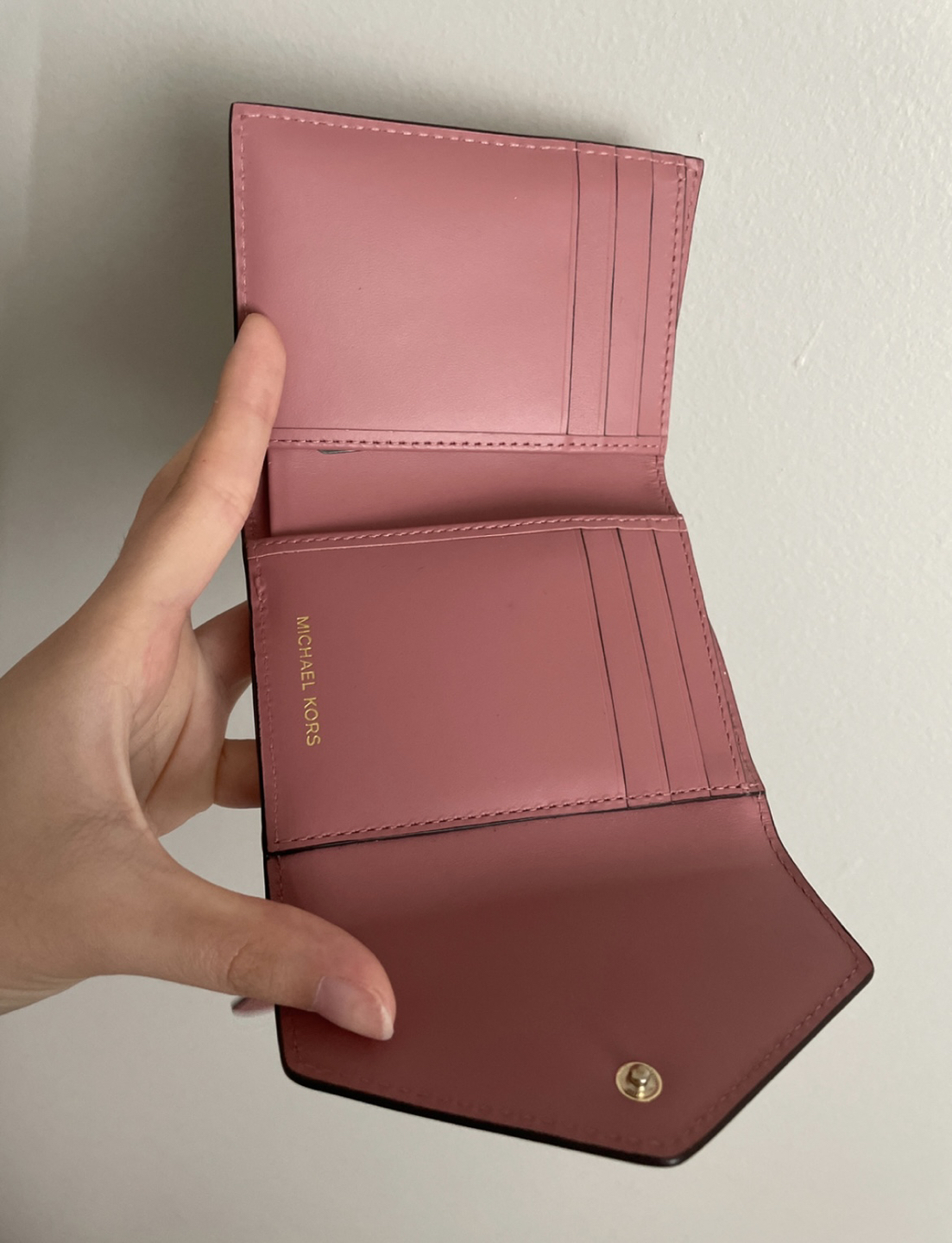 Michael Kors Leather Wallet image indicator(5)
