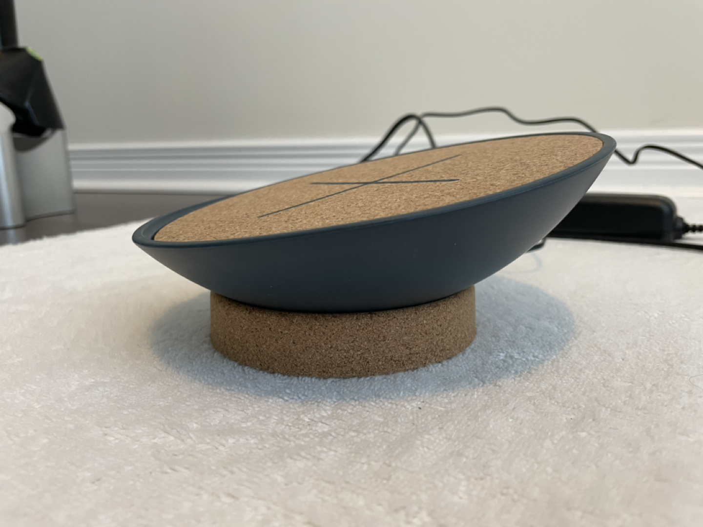 Soto wireless charger by Steelcase - photo 2