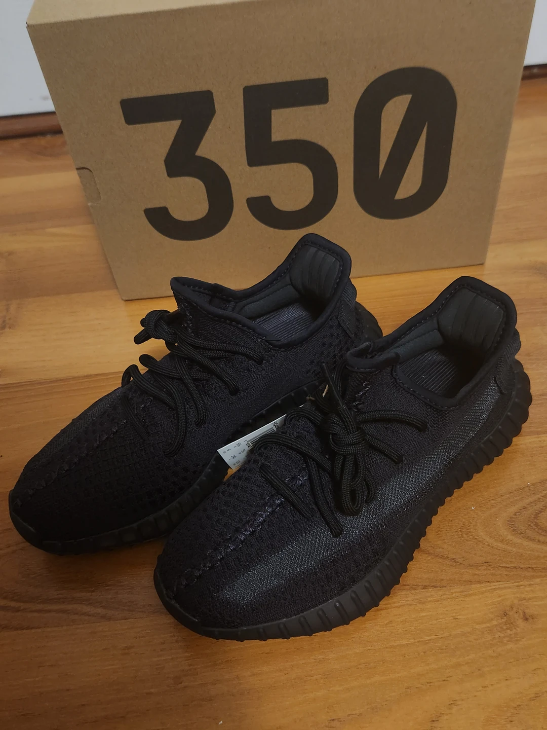 Yeezy Boost 350 V2 Onyx (US 6M/7W) - photo 2