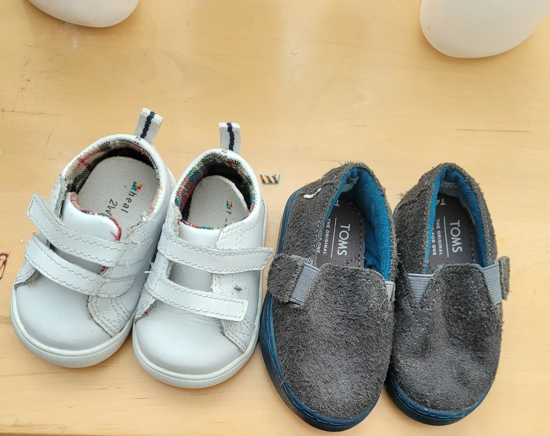 Infant shoes thumbnail