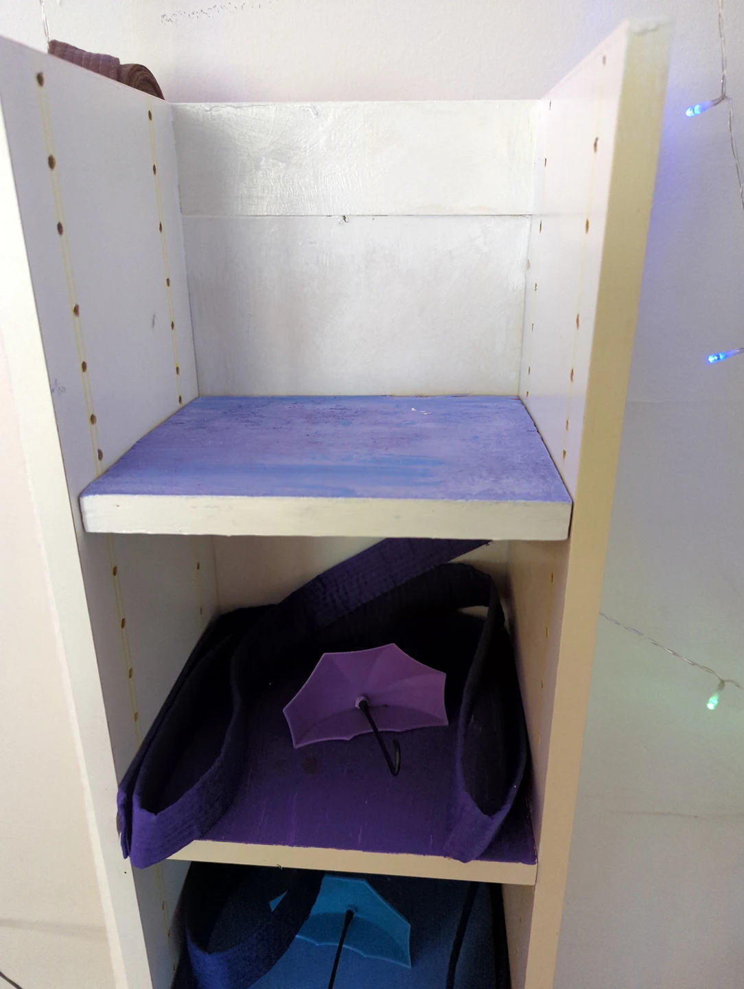 🌈 art project / umbrella hooks /Taikwando belts! #freecycle image indicator(3)