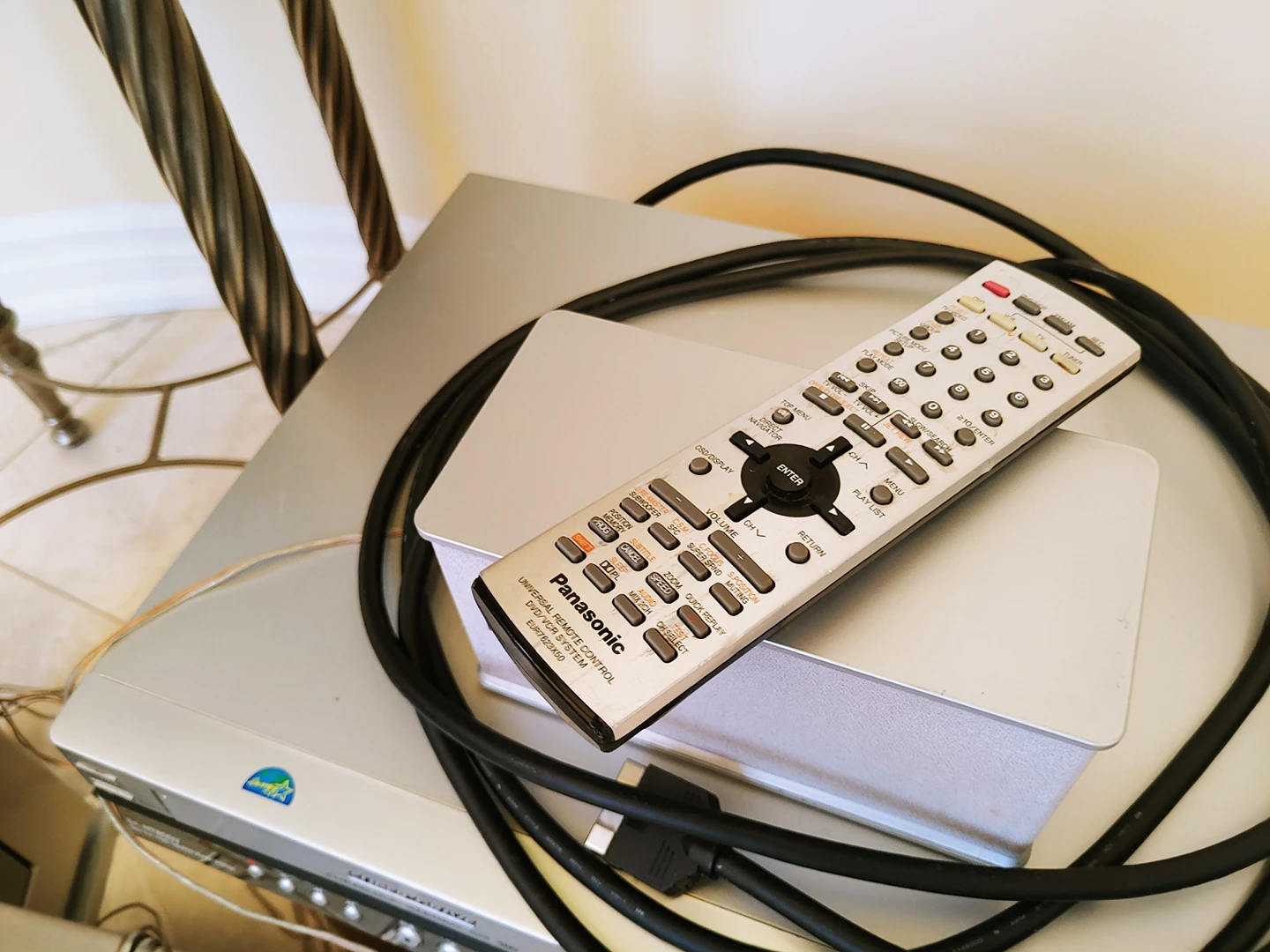 Panasonic 5:1 home theatre with receiver and remote - photo 2