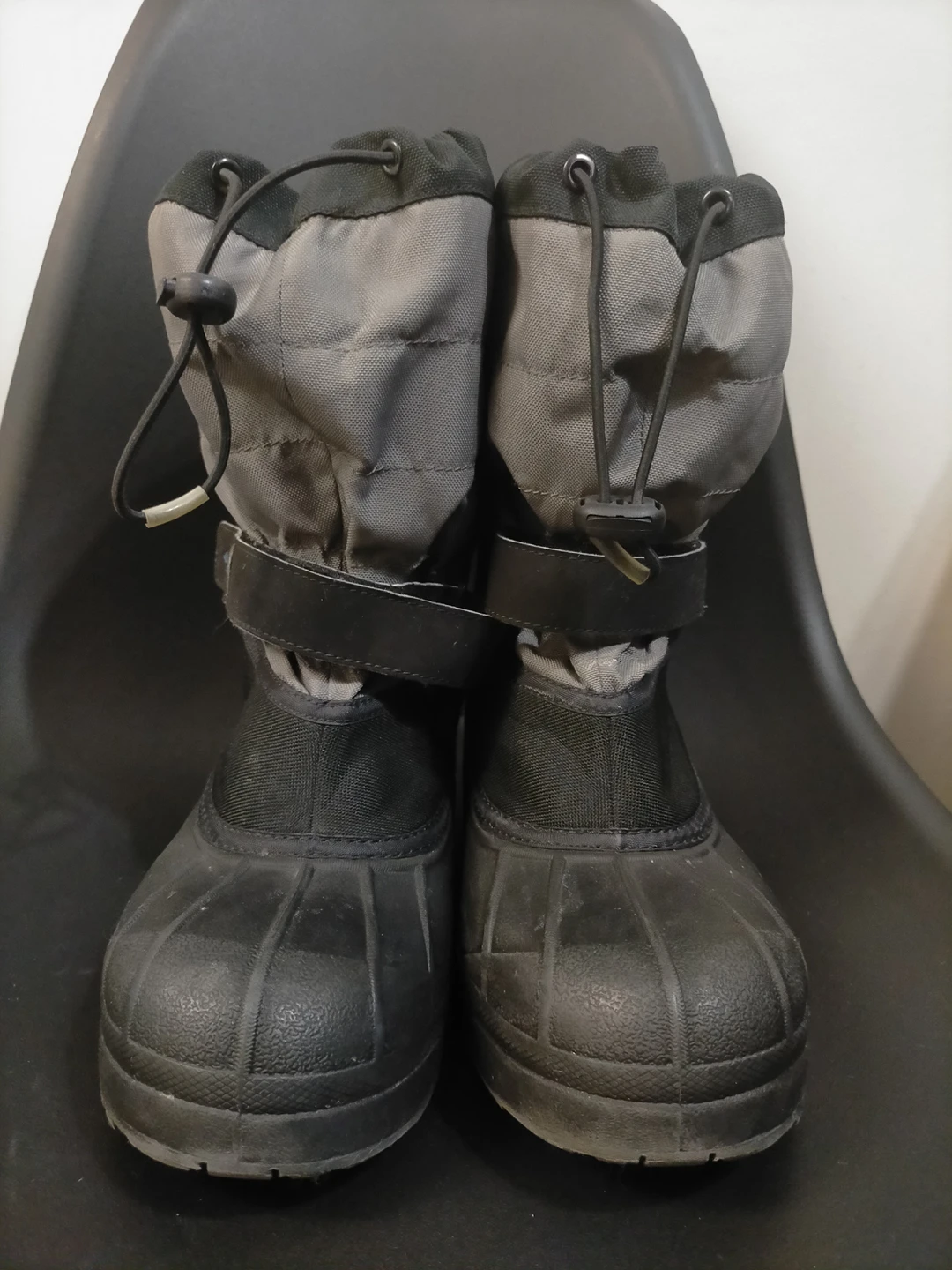 Columbia Boy's Snow Boots US 7 EU 39 thumbnail