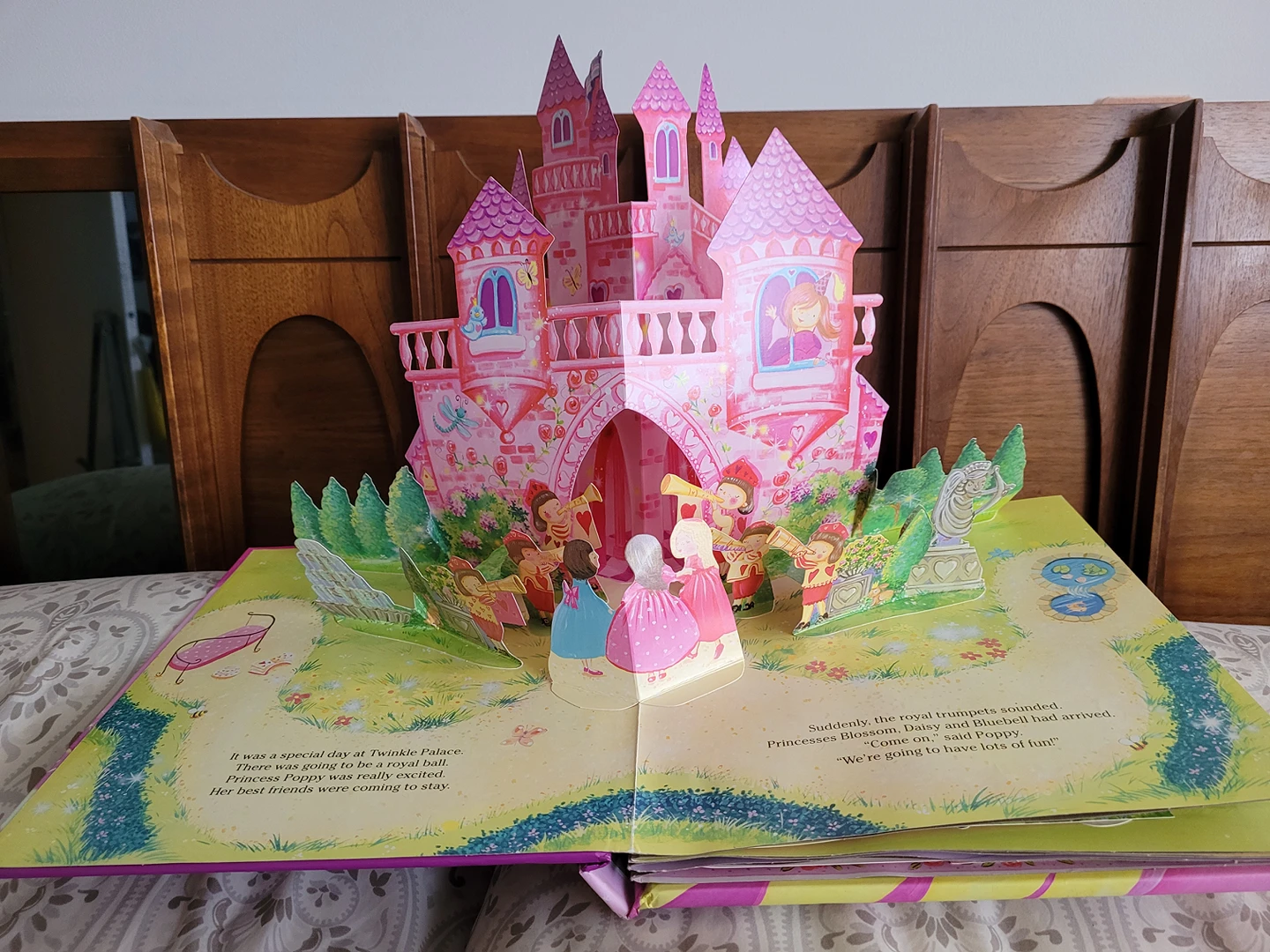 musical pop-up princess book image indicator(2)