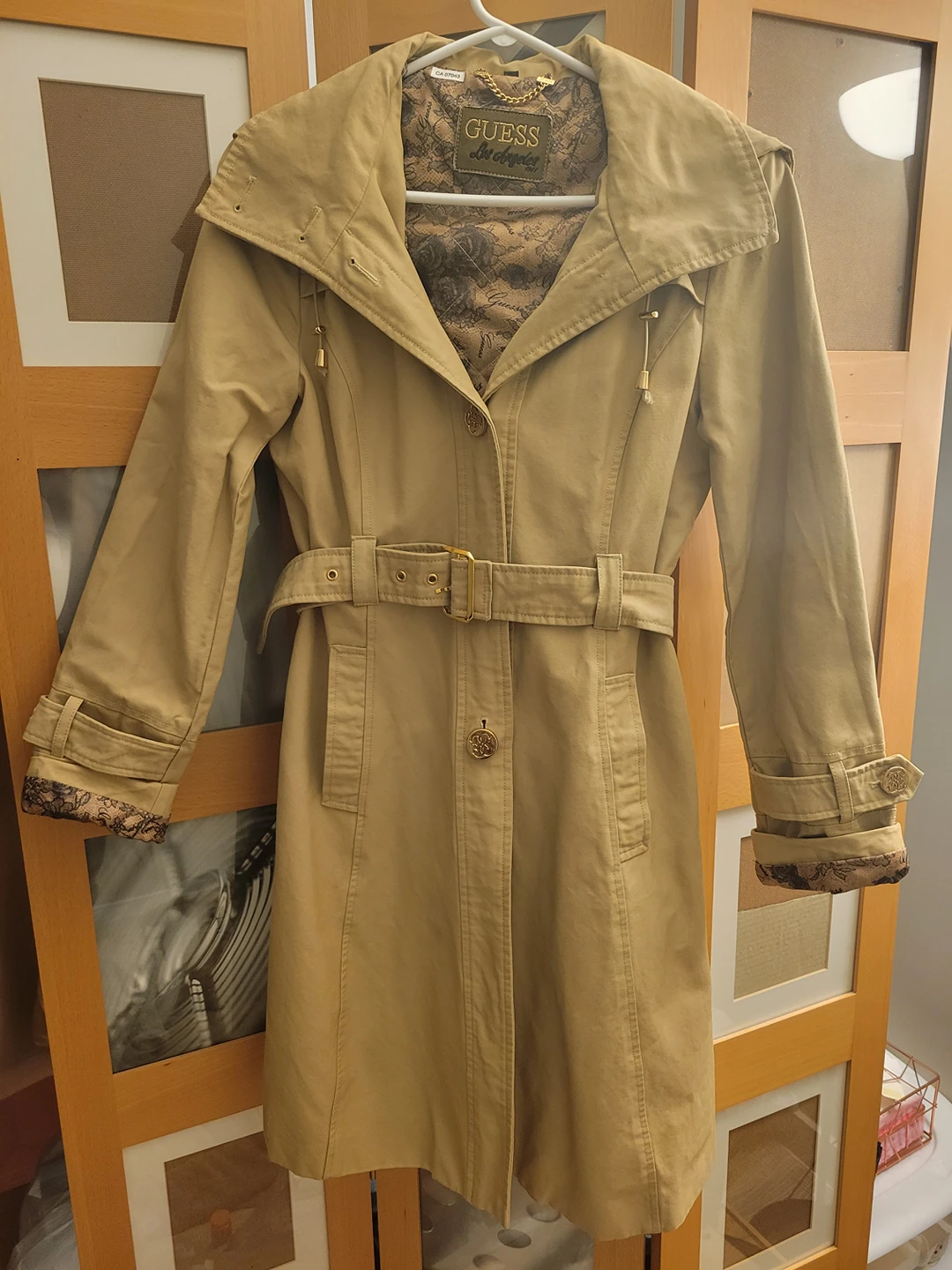 GUESS coat #Sellingspree