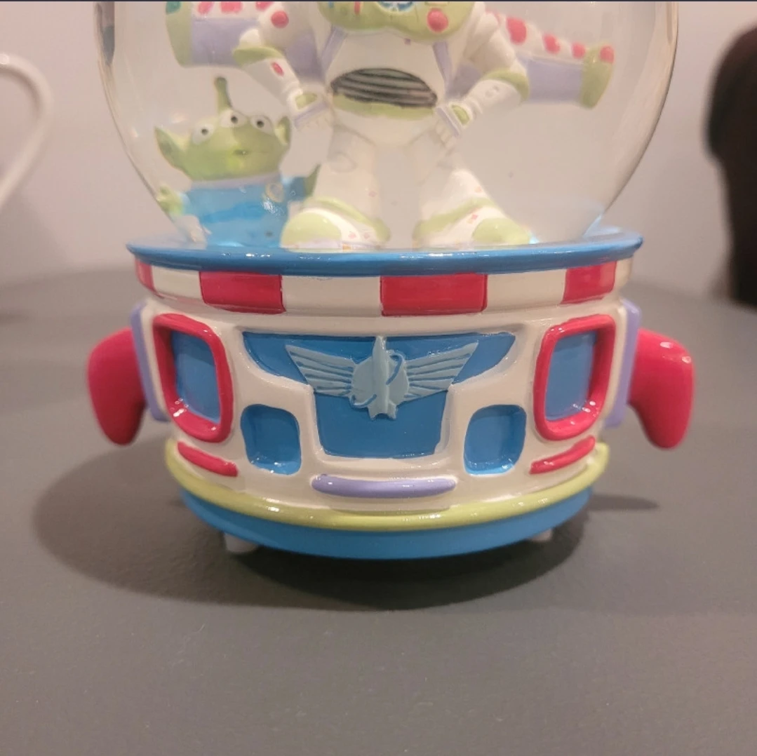 Precious Moments, Disney Collection, Boy As Buzz Lightyear image indicator(5)